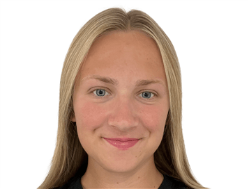 Un portrait de Chloe Bryer.