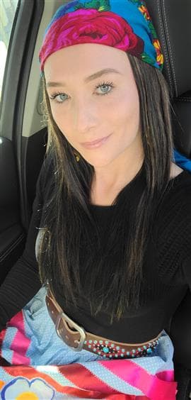 Shantel Nawash, beaded logo artist