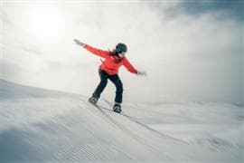 athlète faisant du ski
